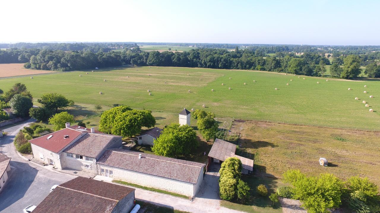 Chambres D'Hotes Chateau Pierre De Montignac Civrac-en-Médoc Exterior foto